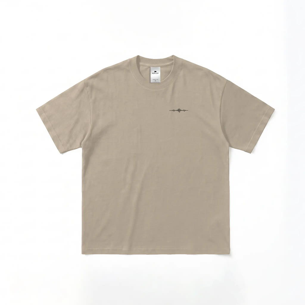 Quiet Frequencies. – Oversized Heavyweight T-Shirt